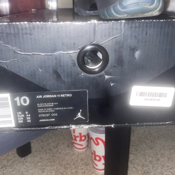 Air Jordan 11 Retro Cap and Gown - Picture 8 of 11